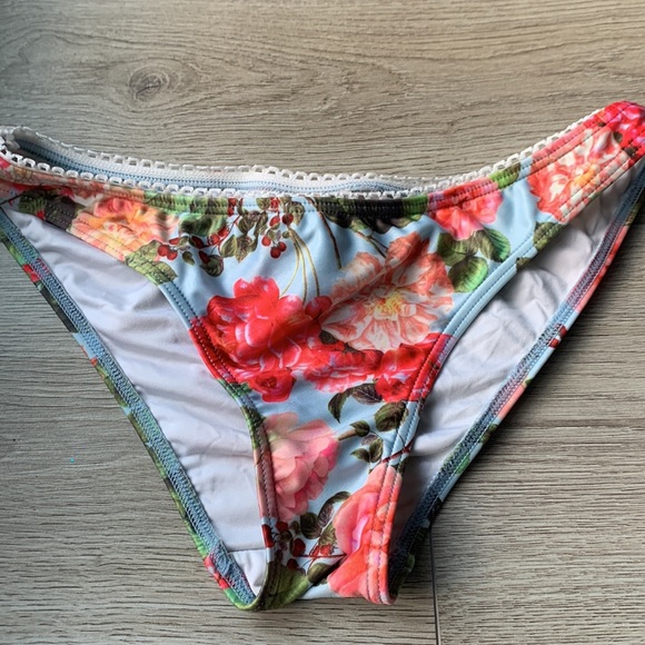 🏖 Mink Pink bikini. Size S - Picture 4 of 4
